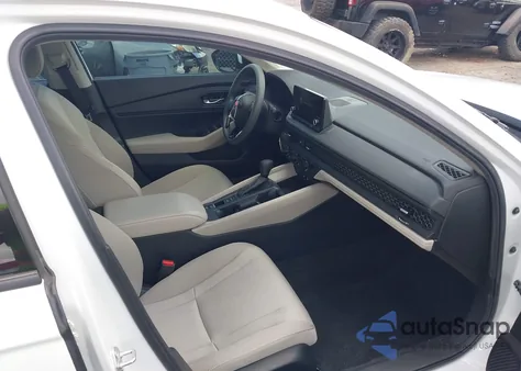 2024 Honda Accord Ex z USA, uszkodzony, nr VIN 1HGCY1F36RA021375